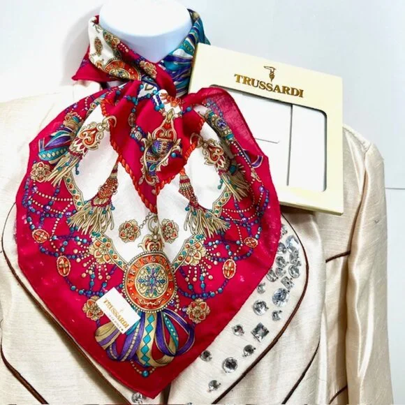 New in Box Trussadi Handker /Mini Scarf Cotton 20" Pink white green bow (39 - Picture 6 of 10